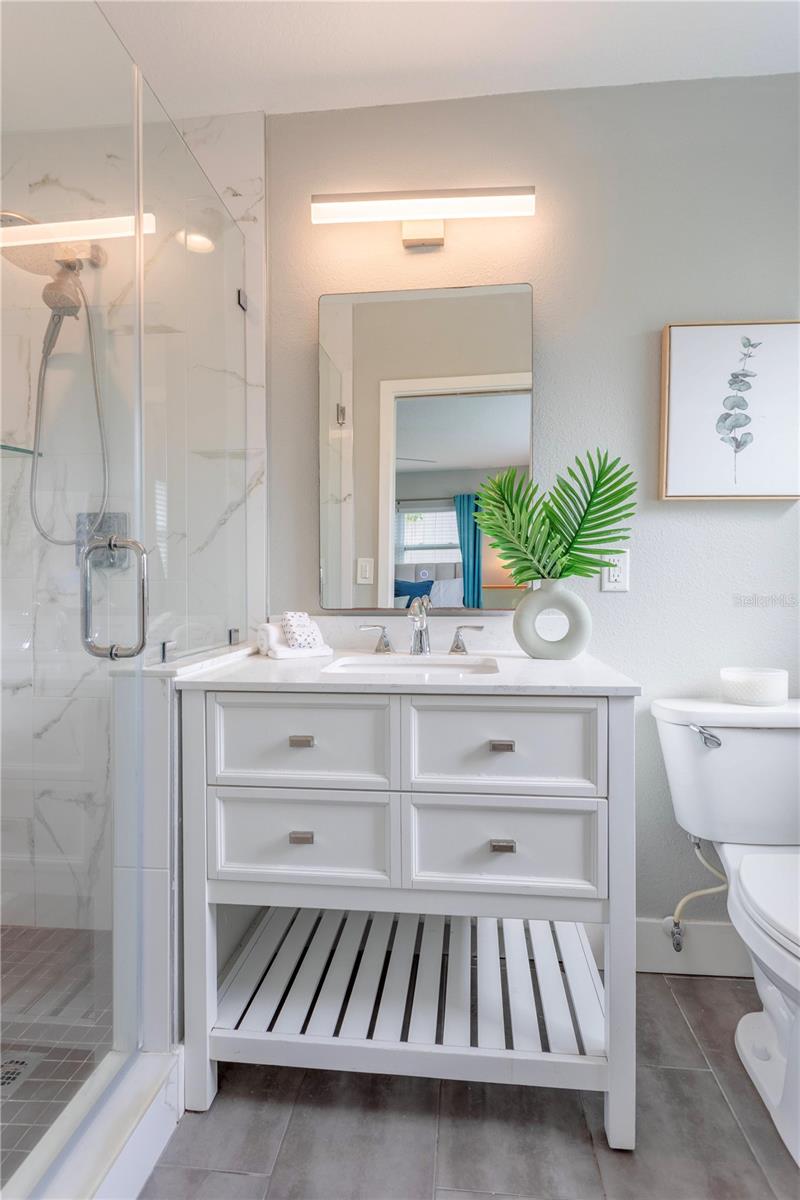 Image 25 of 42 For 1208 Roscomare Avenue