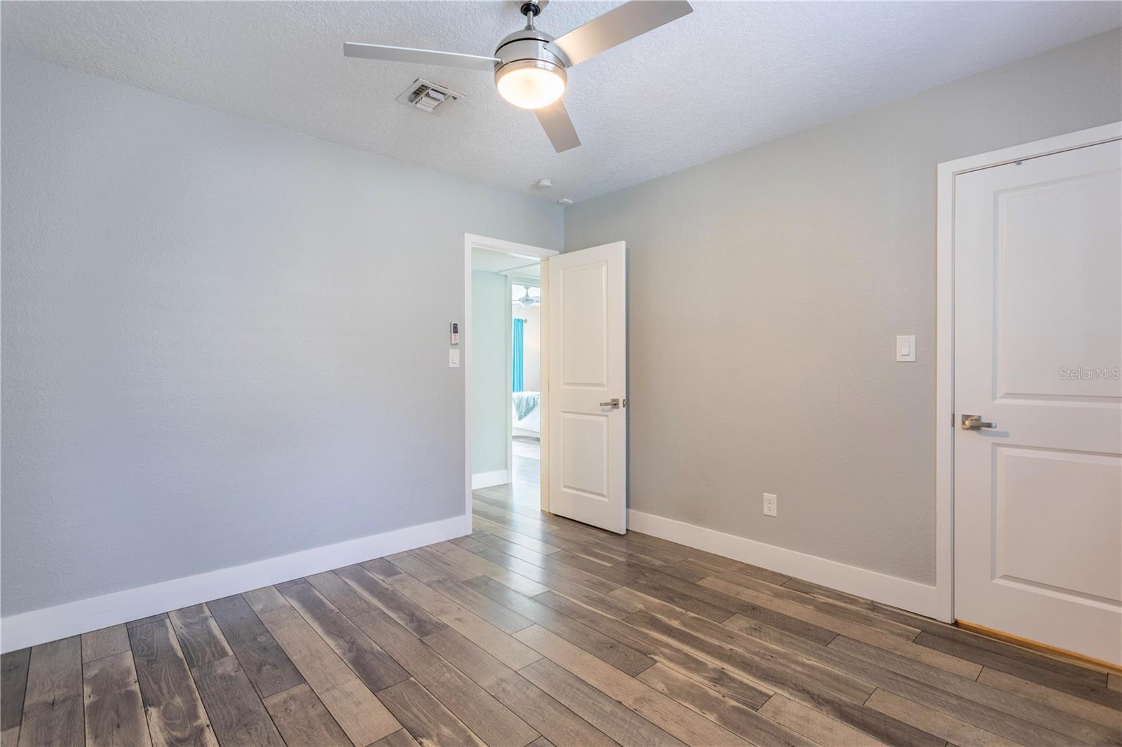 Image 29 of 42 For 1208 Roscomare Avenue