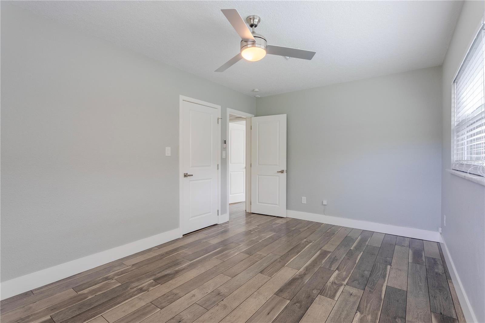 Image 35 of 42 For 1208 Roscomare Avenue