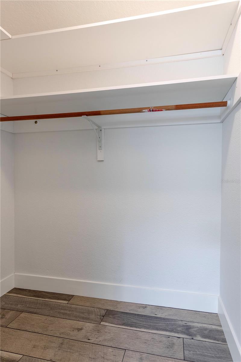 Image 36 of 42 For 1208 Roscomare Avenue