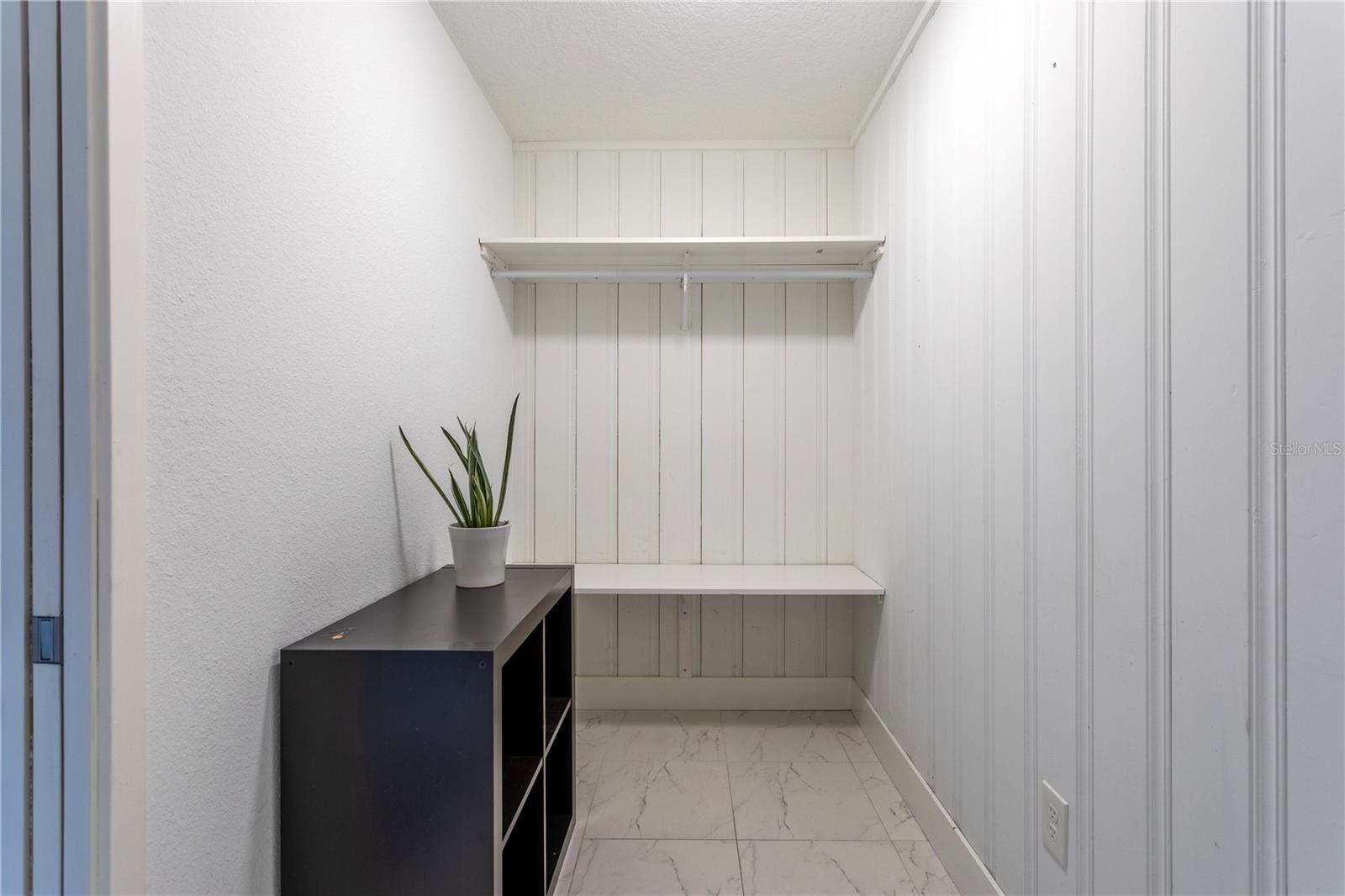 Image 38 of 42 For 1208 Roscomare Avenue