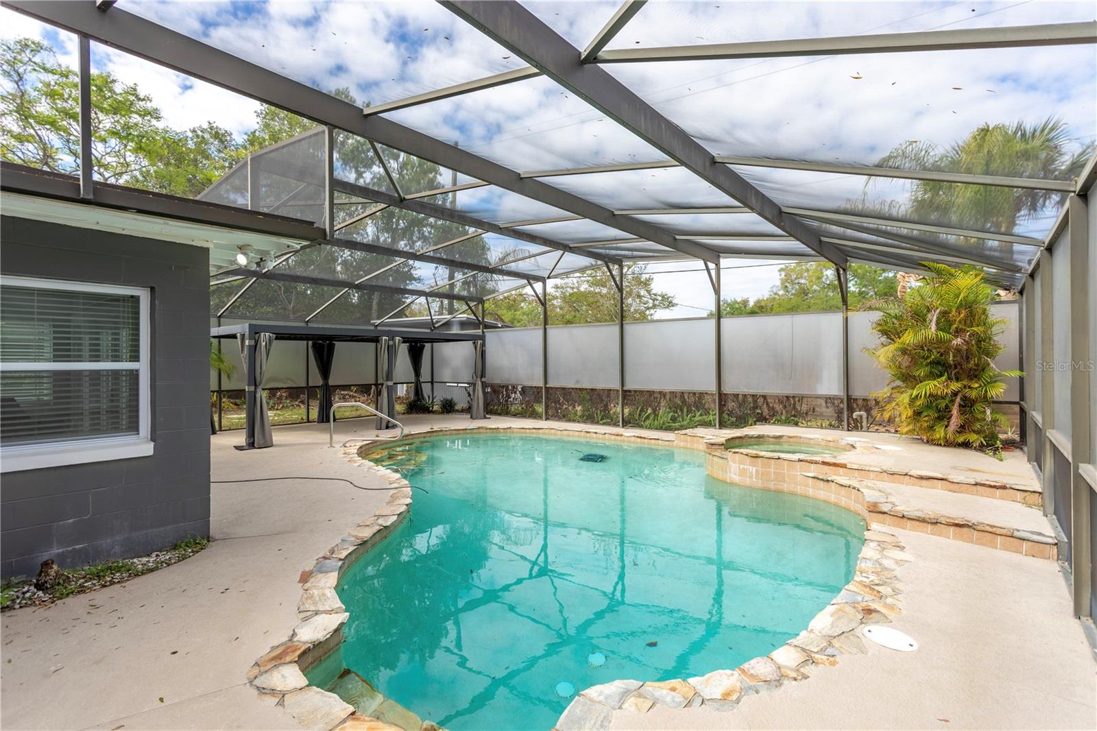 Image 39 of 42 For 1208 Roscomare Avenue