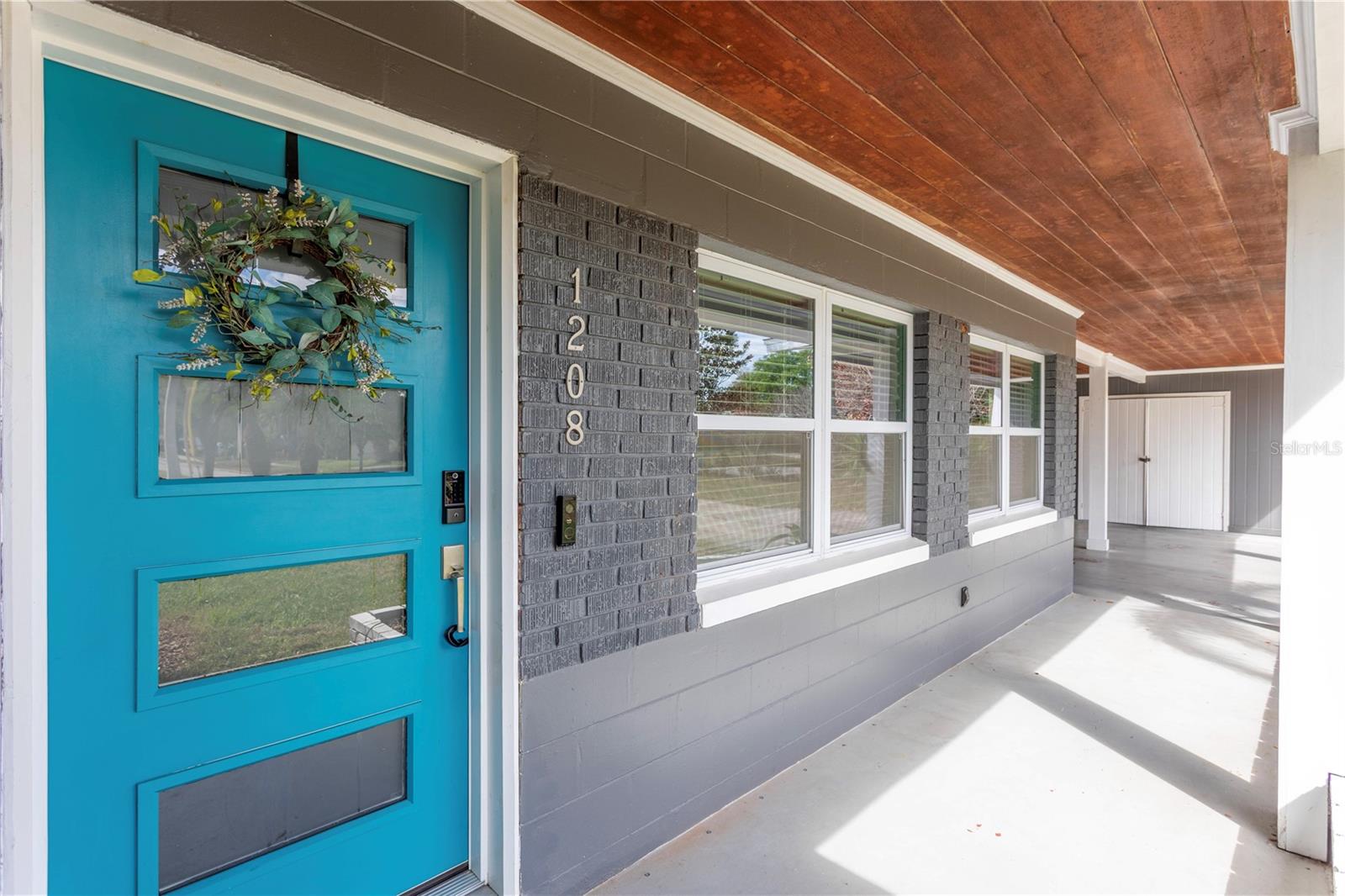 Image 4 of 42 For 1208 Roscomare Avenue