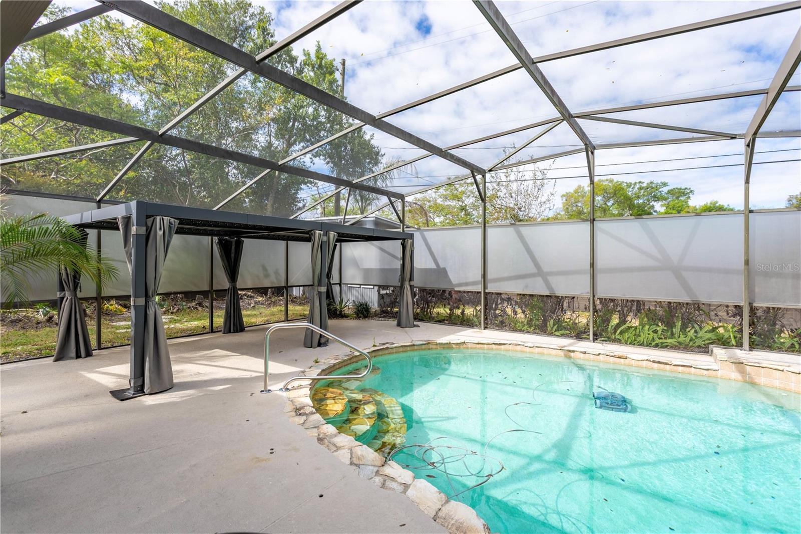 Image 40 of 42 For 1208 Roscomare Avenue