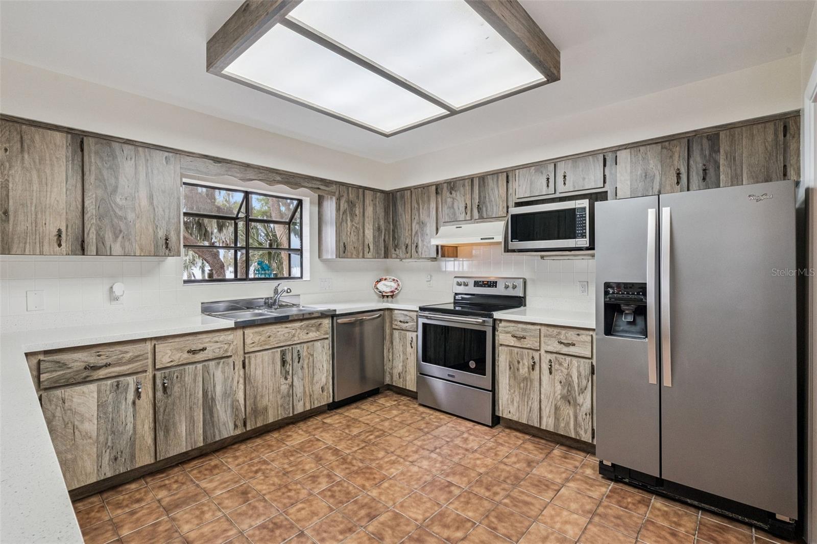 Image 10 of 57 For 35312 Griffin Drive