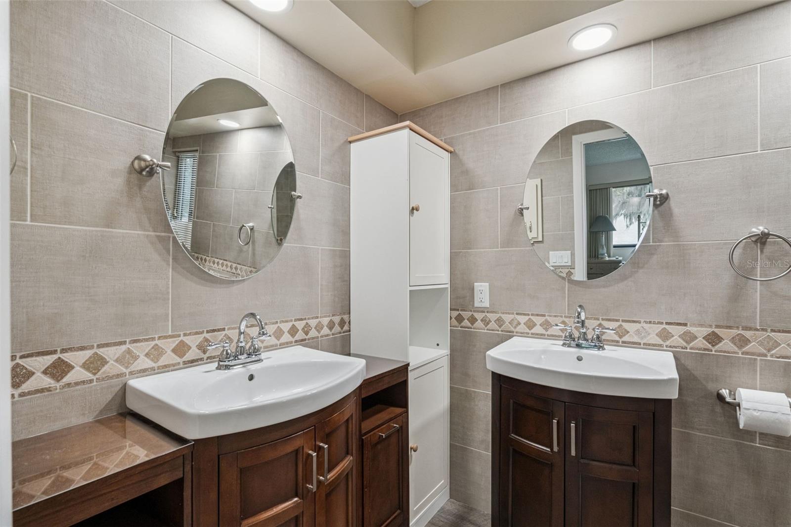 Image 21 of 57 For 35312 Griffin Drive