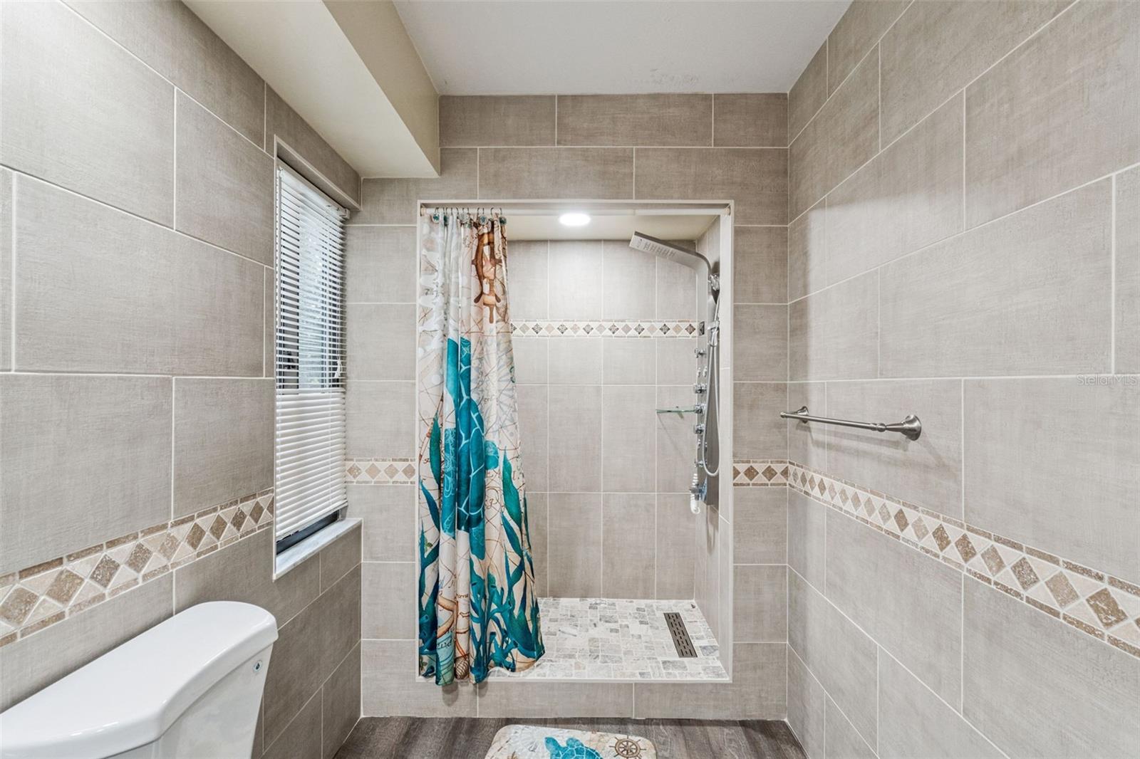 Image 22 of 57 For 35312 Griffin Drive