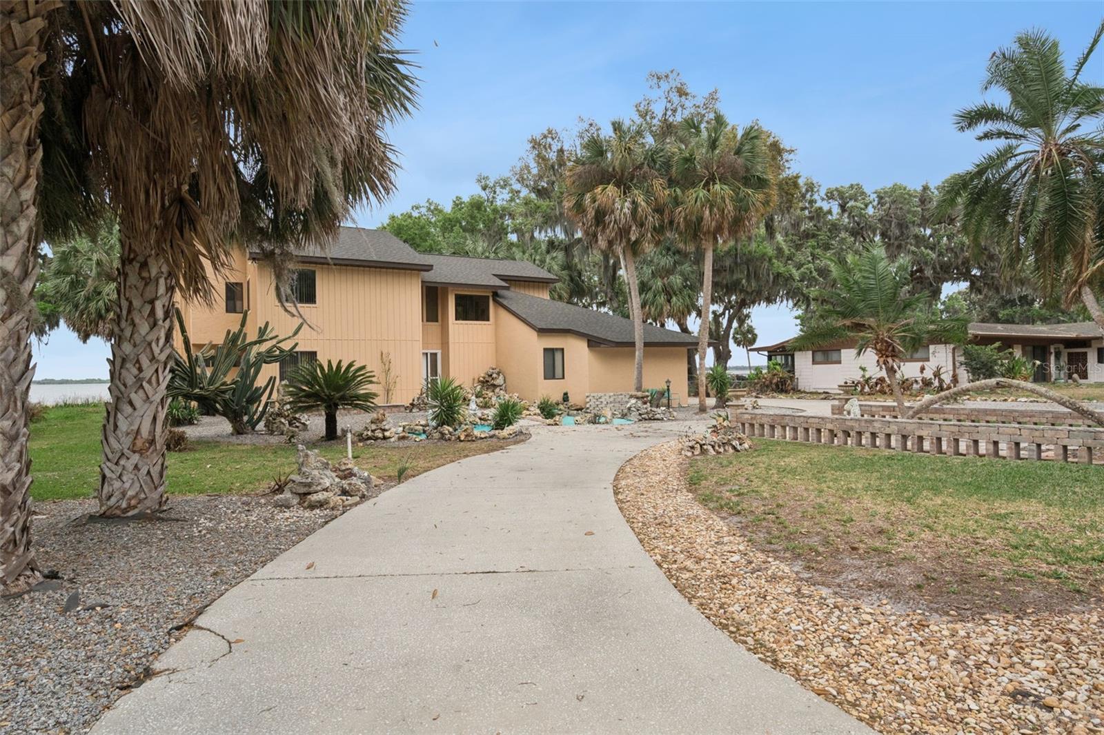 Image 32 of 57 For 35312 Griffin Drive