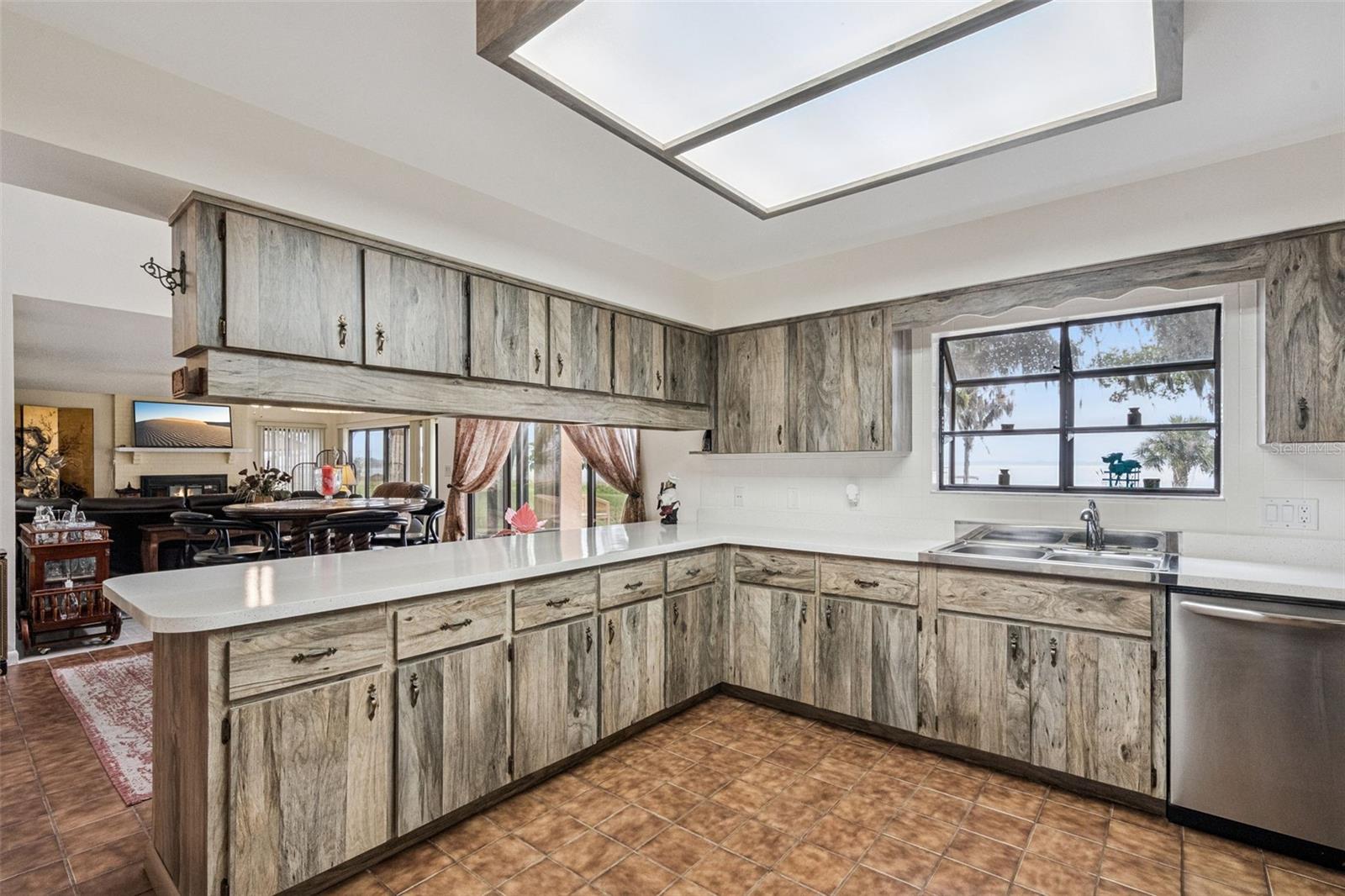 Image 9 of 57 For 35312 Griffin Drive