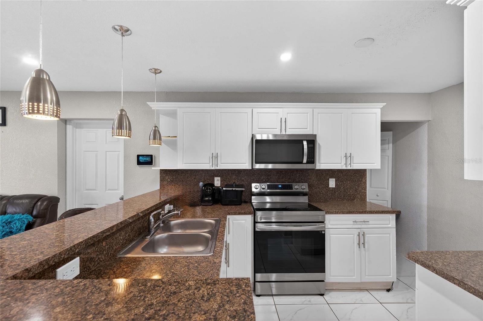 Image 10 of 30 For 17311 49th Avenue