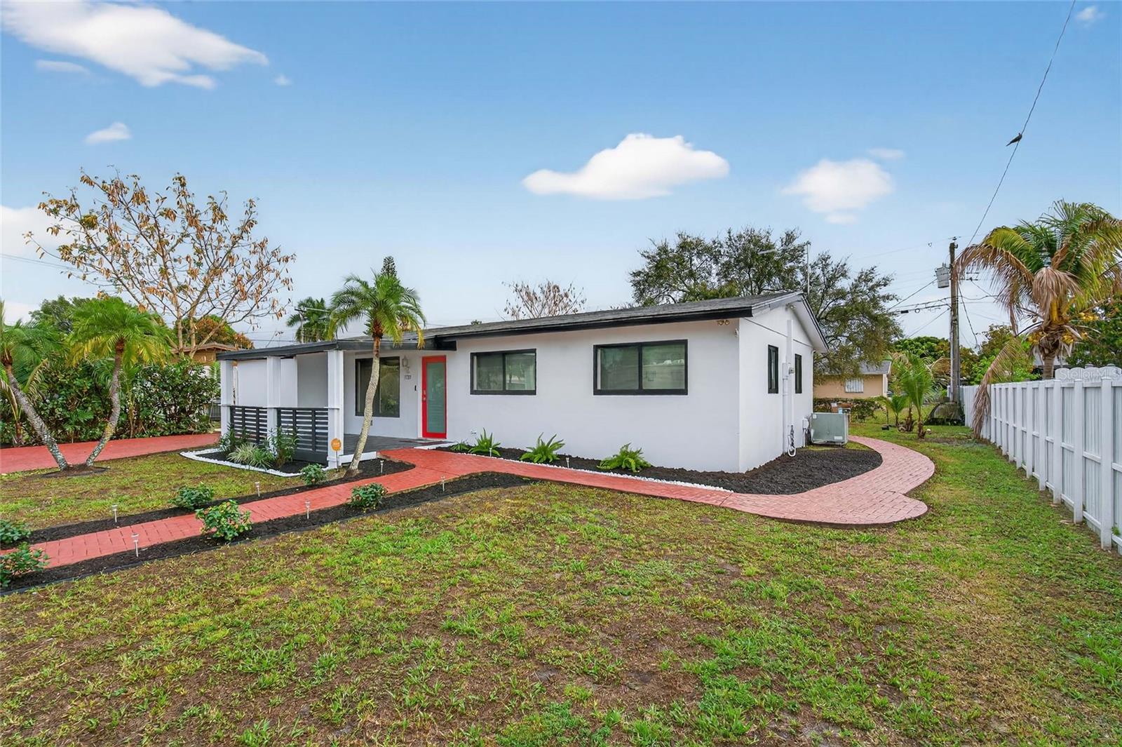 Image 5 of 30 For 17311 49th Avenue