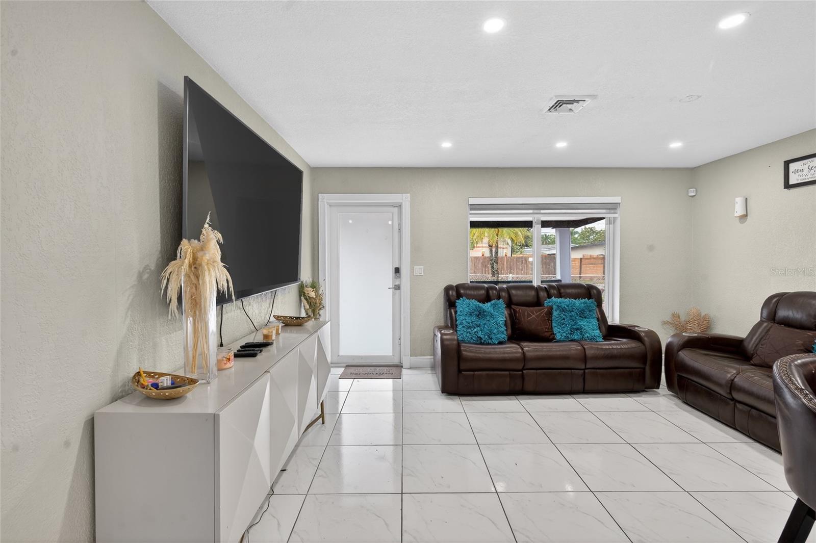 Image 7 of 30 For 17311 49th Avenue