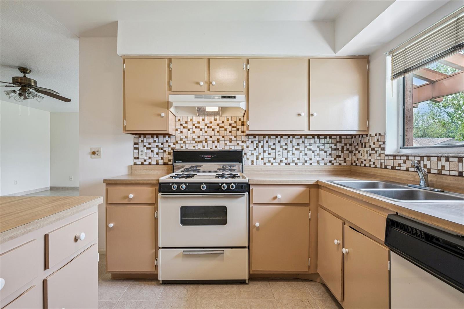 Image 11 of 23 For 10113 Musket Lane