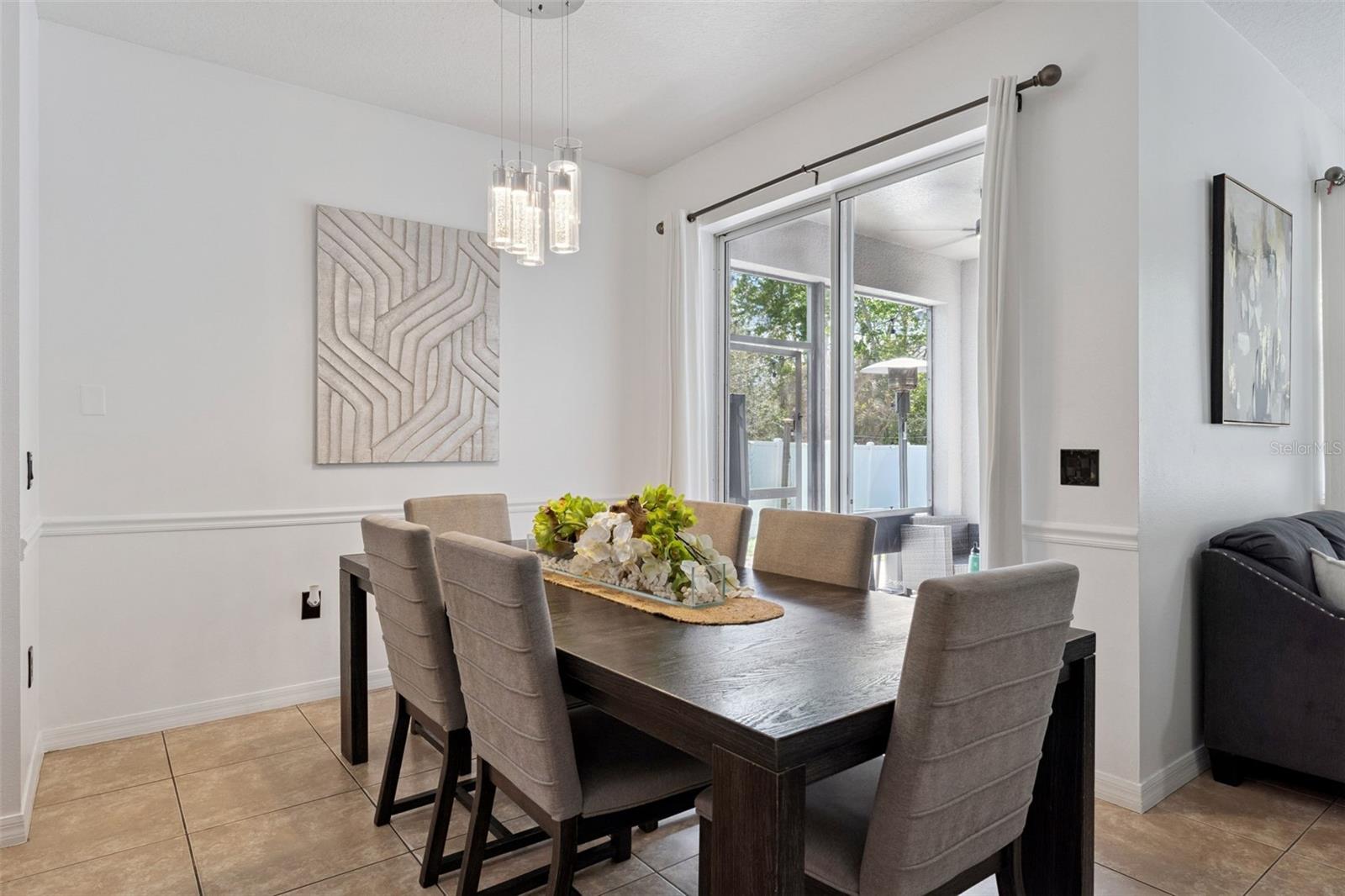 Listing photo id 8 for 10484 Eastpark Lake Drive