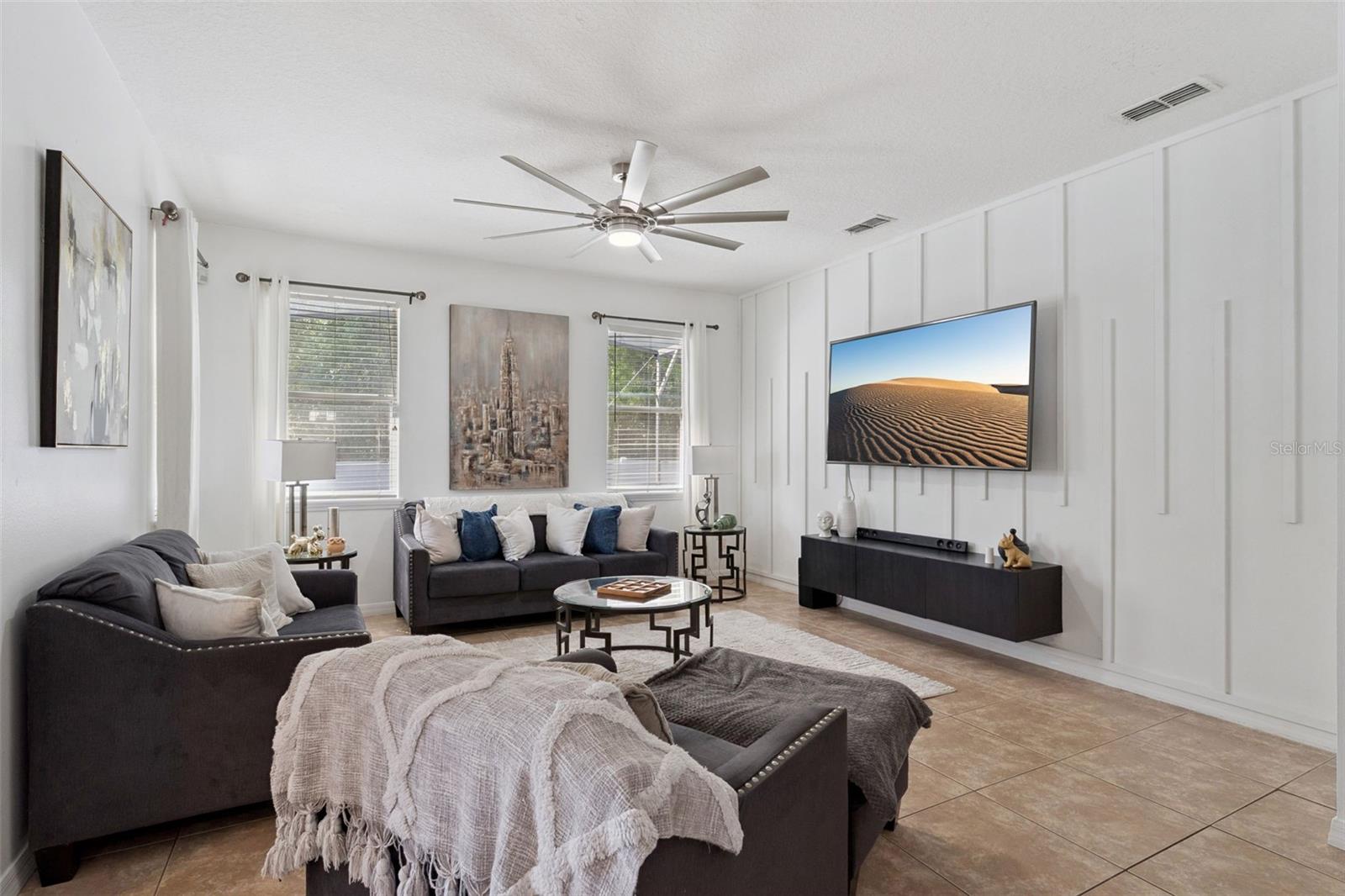 Listing photo id 9 for 10484 Eastpark Lake Drive