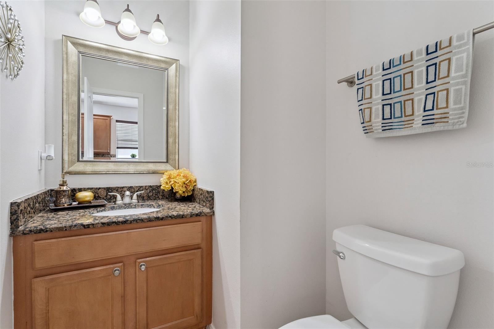 Listing photo id 11 for 10484 Eastpark Lake Drive