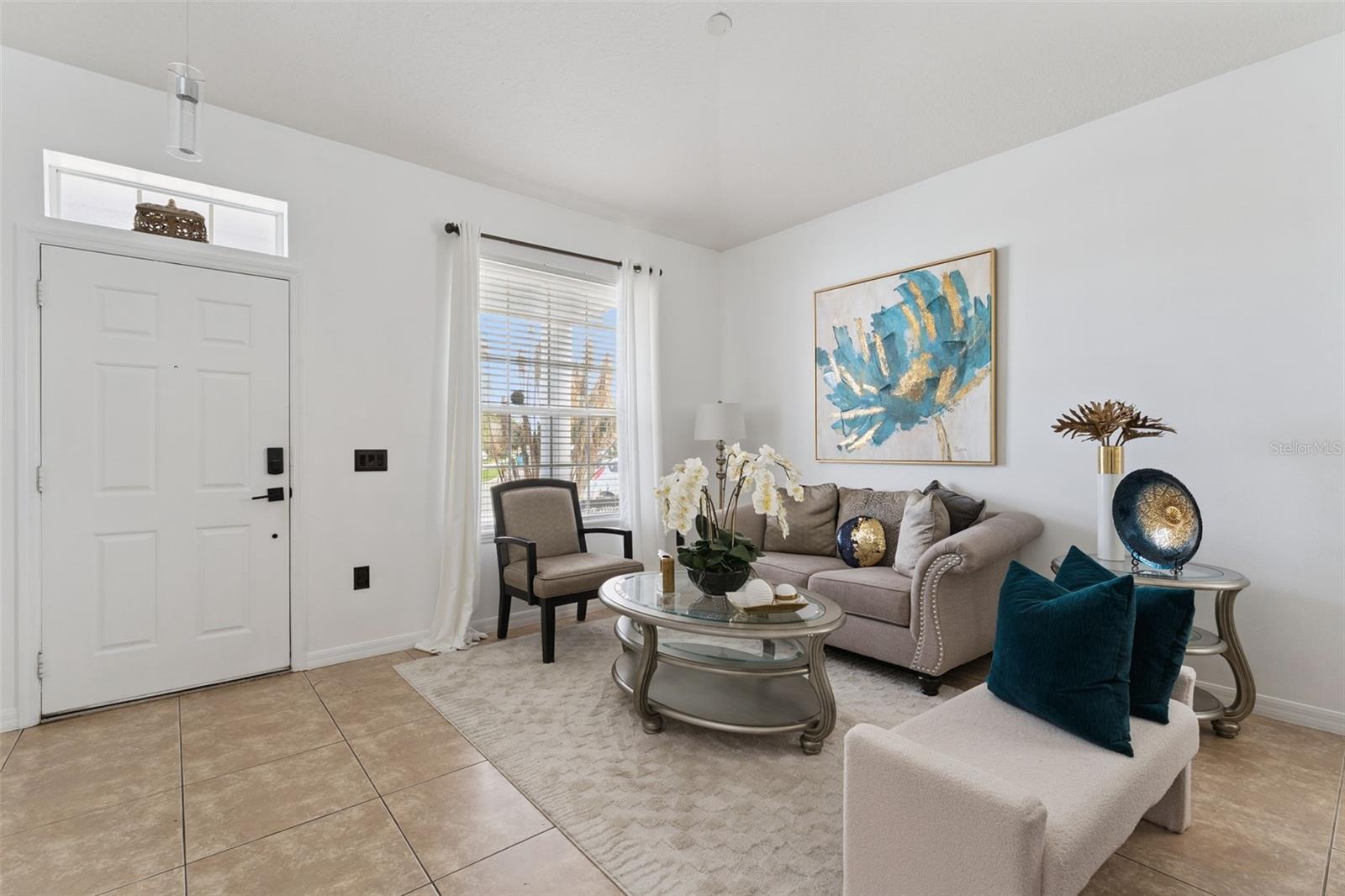 Listing photo id 0 for 10484 Eastpark Lake Drive