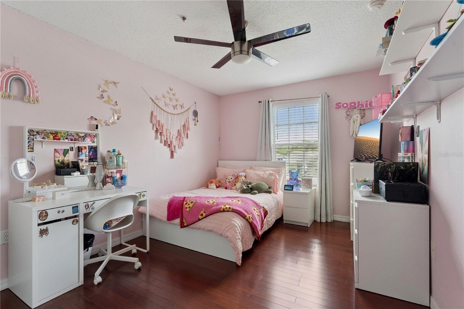 Listing photo id 21 for 10484 Eastpark Lake Drive