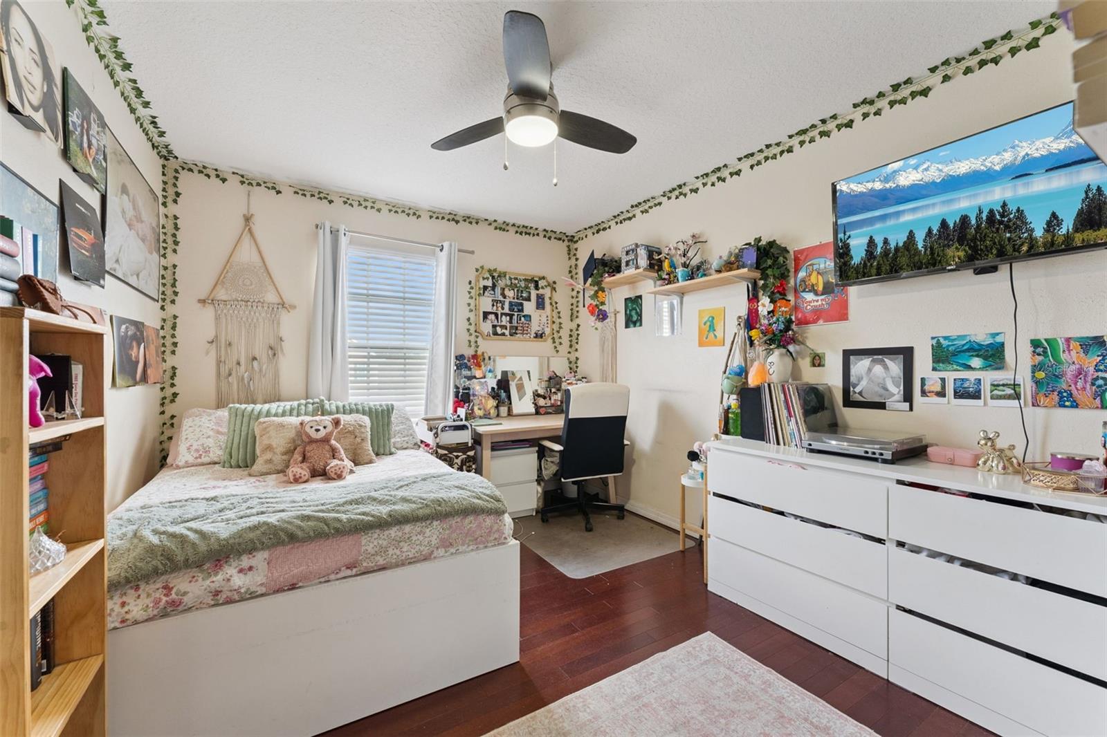 Listing photo id 22 for 10484 Eastpark Lake Drive