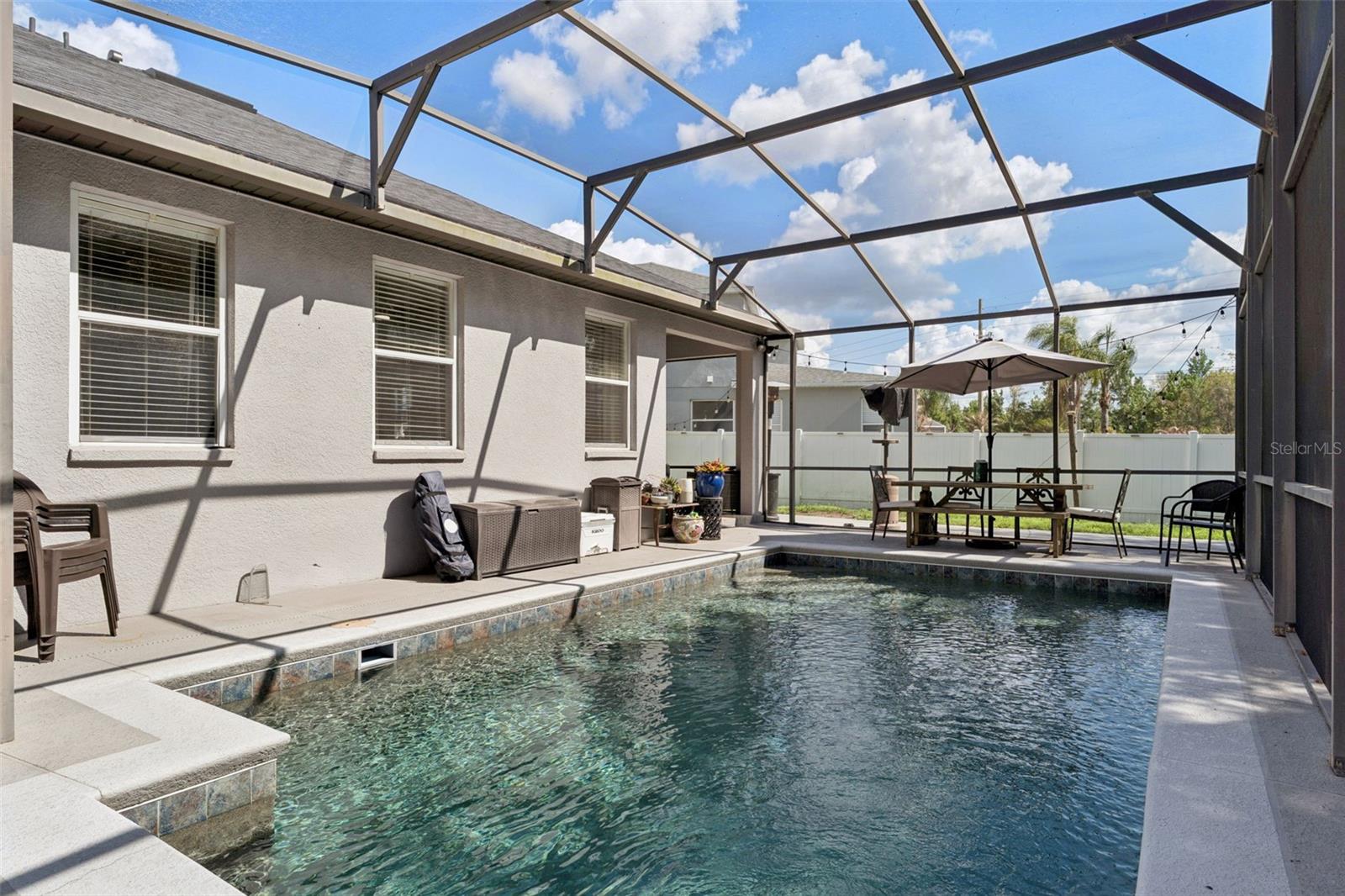 Listing photo id 27 for 10484 Eastpark Lake Drive