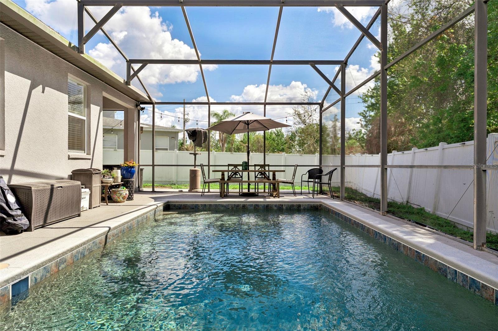 Listing photo id 28 for 10484 Eastpark Lake Drive