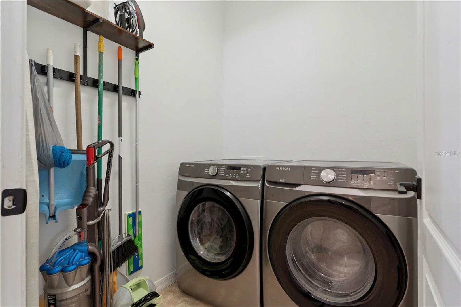 Listing photo id 30 for 10484 Eastpark Lake Drive