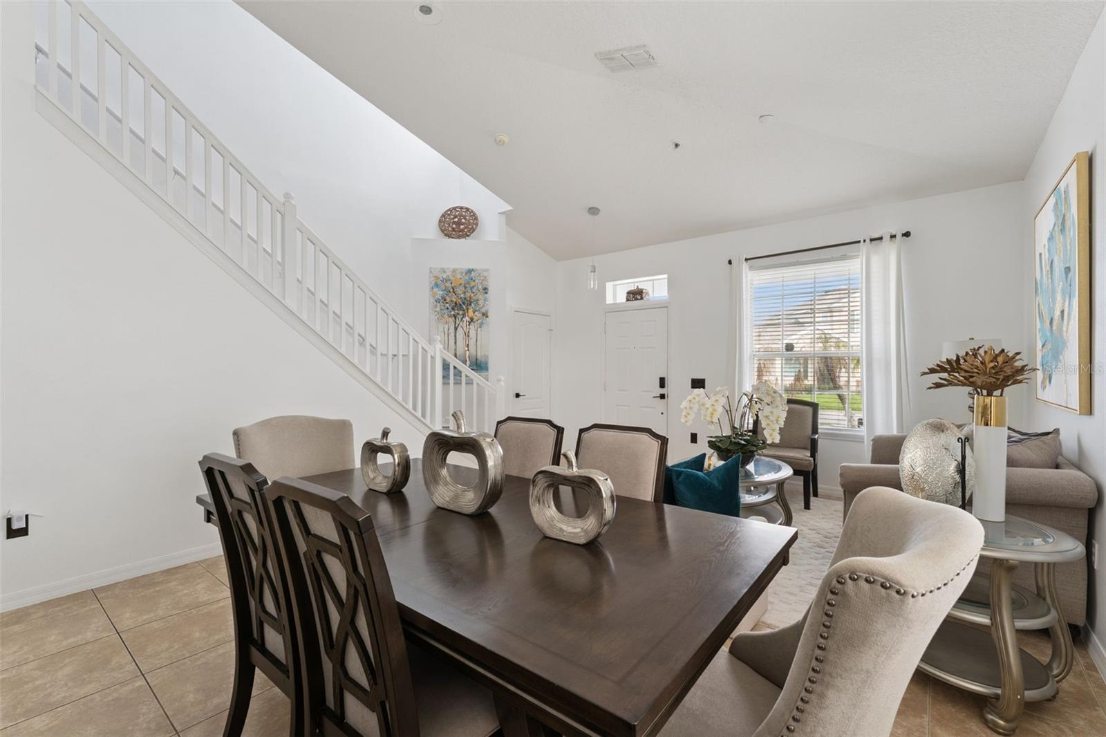 Listing photo id 2 for 10484 Eastpark Lake Drive