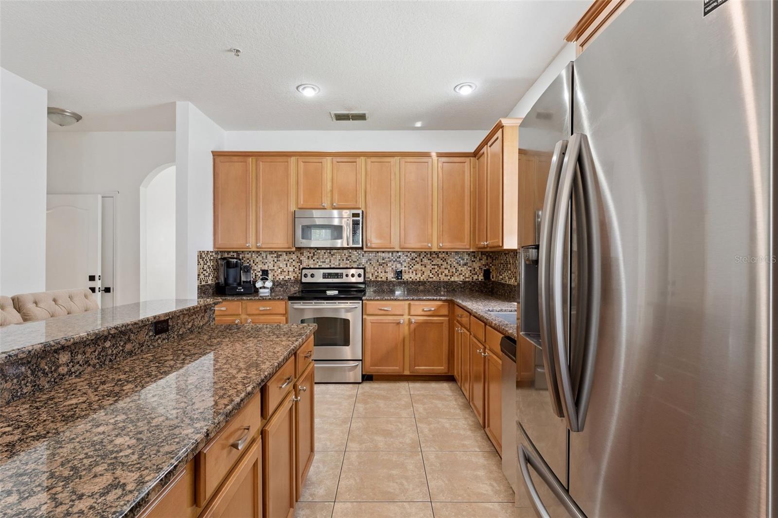 Listing photo id 6 for 10484 Eastpark Lake Drive