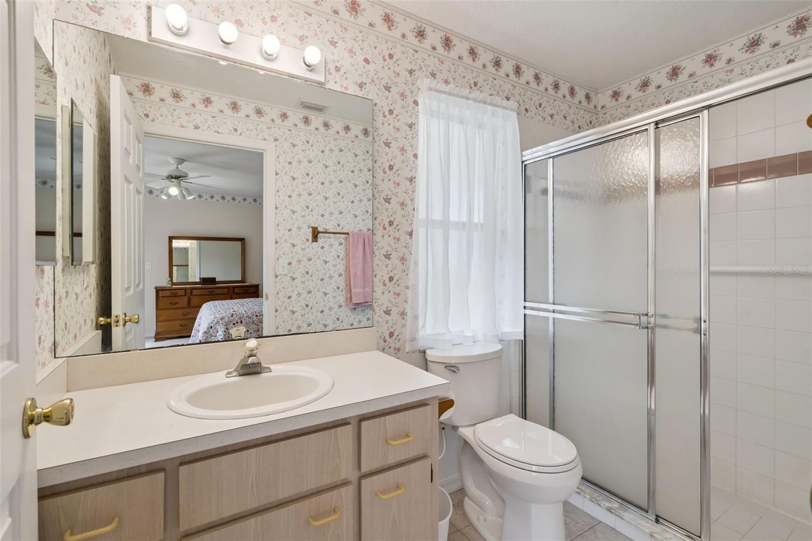 Image 12 of 34 For 10010 Lakeshore Drive