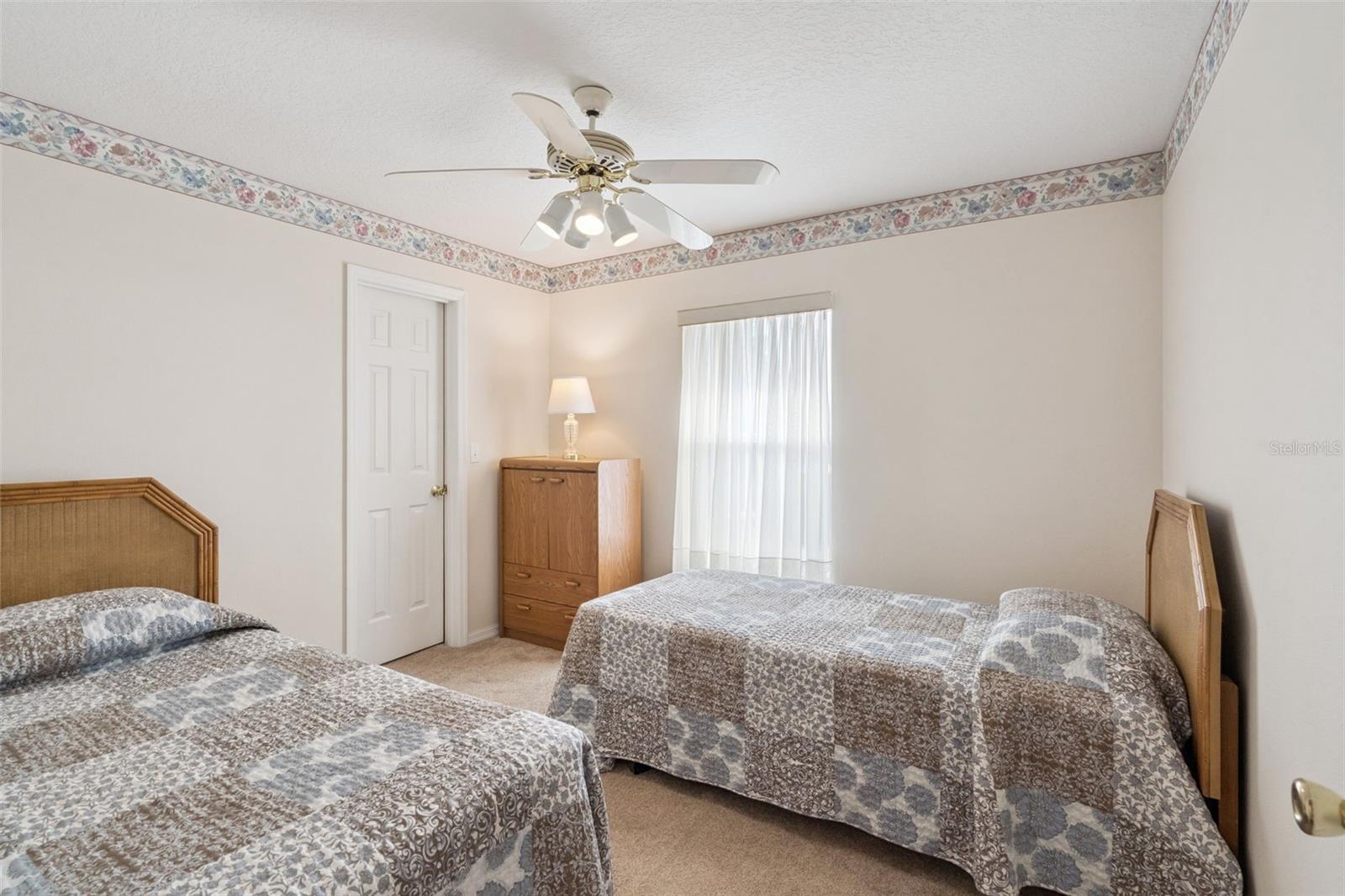 Image 14 of 34 For 10010 Lakeshore Drive