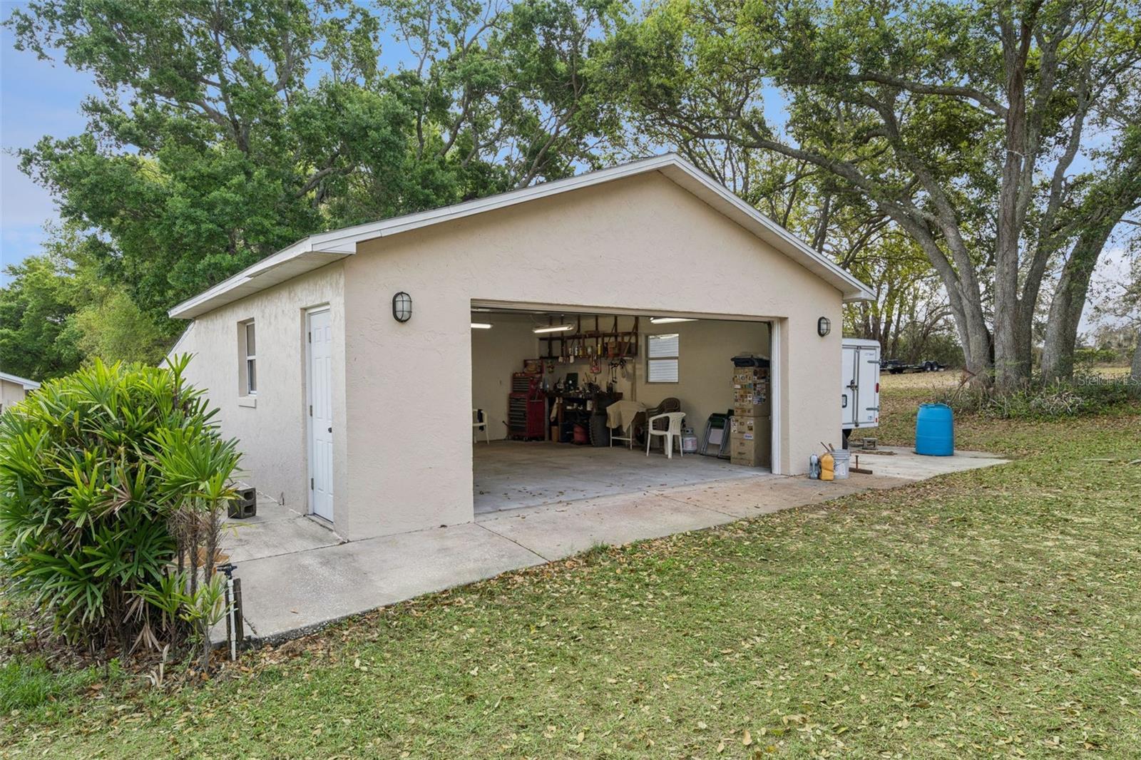 Image 18 of 34 For 10010 Lakeshore Drive