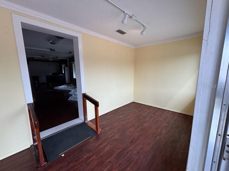 Image 16 of 25 For 1201 Fairbanks Avenue