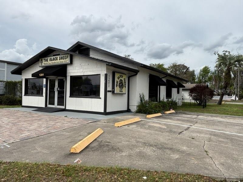 Image 6 of 25 For 1201 Fairbanks Avenue