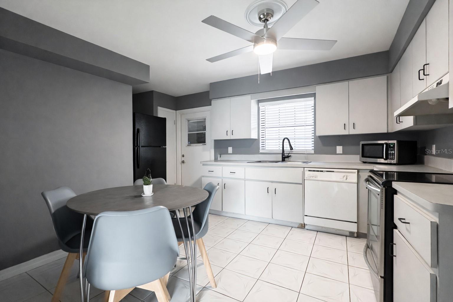 Image 18 of 60 For 7439 Wayland Boulevard