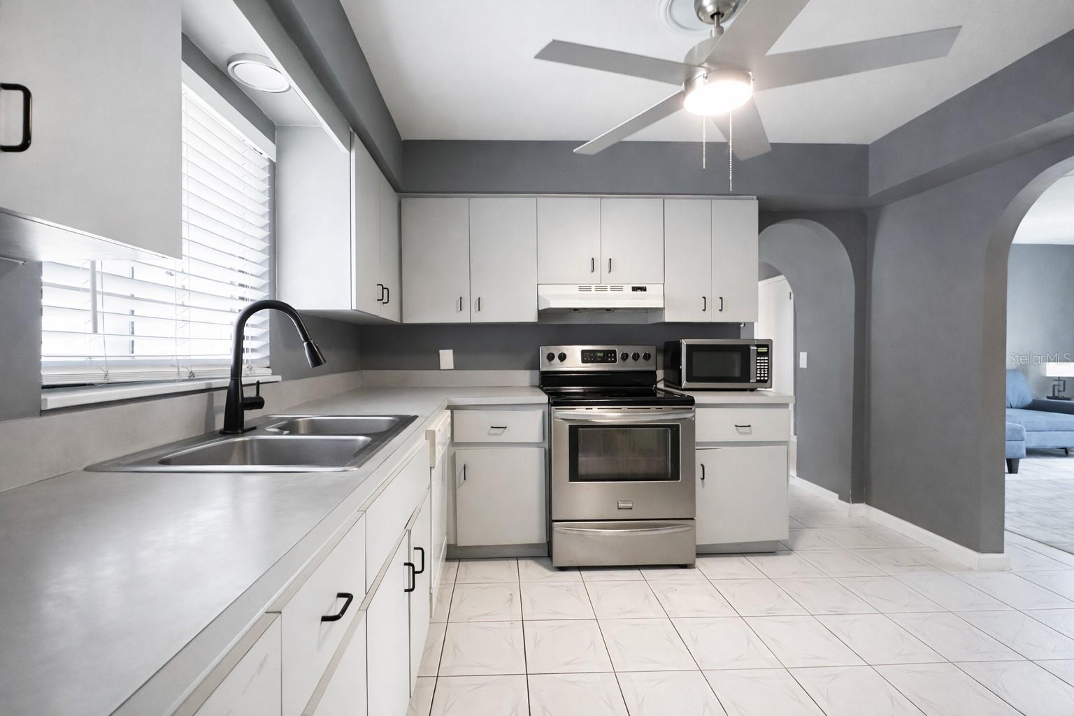 Image 8 of 60 For 7439 Wayland Boulevard