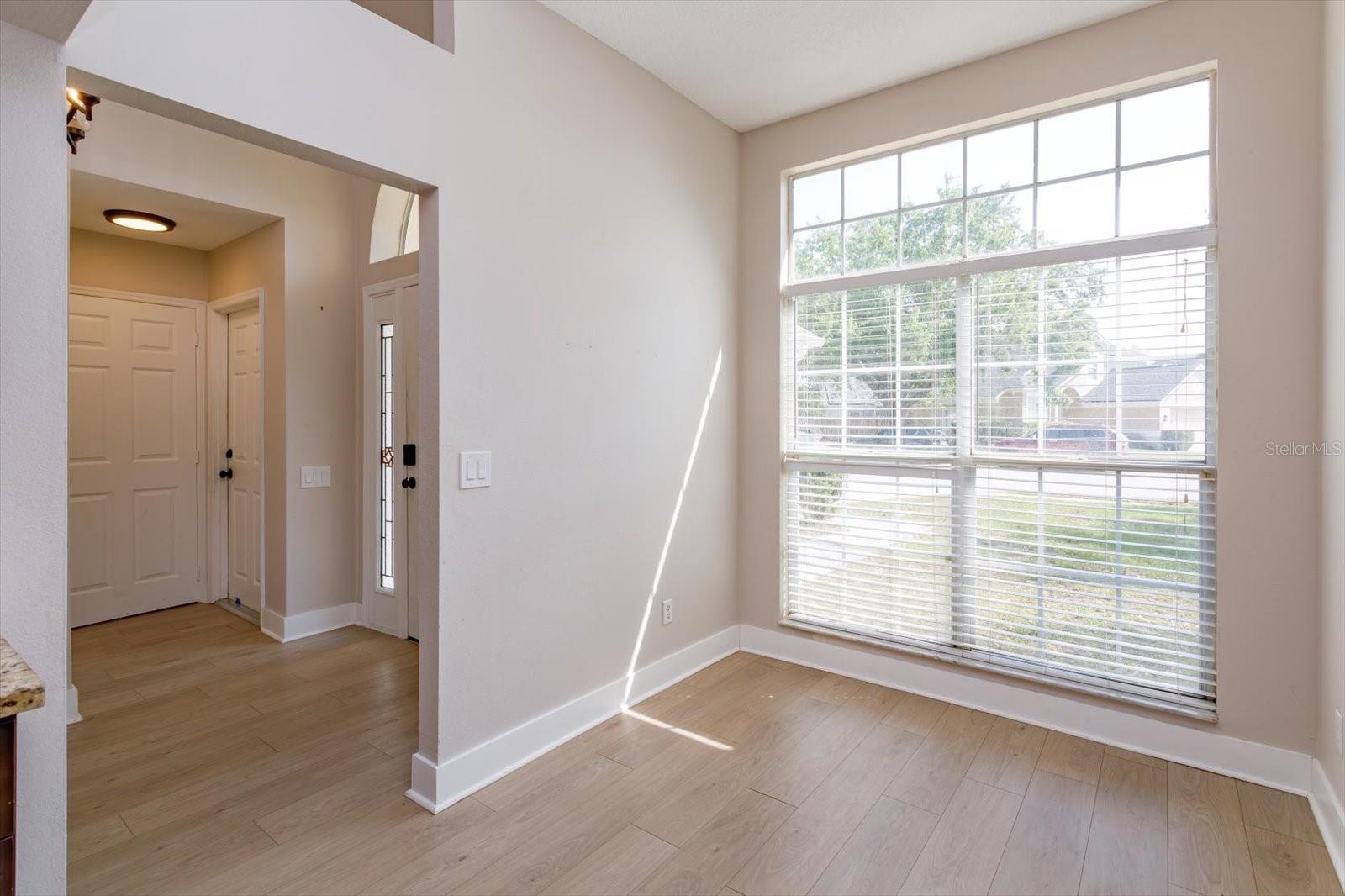 Image 12 of 25 For 836 Garden Glen Loop