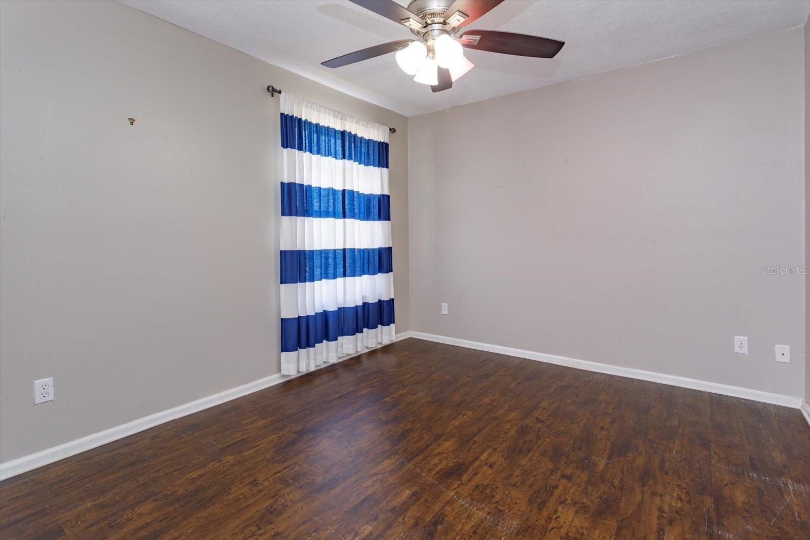 Image 19 of 25 For 836 Garden Glen Loop