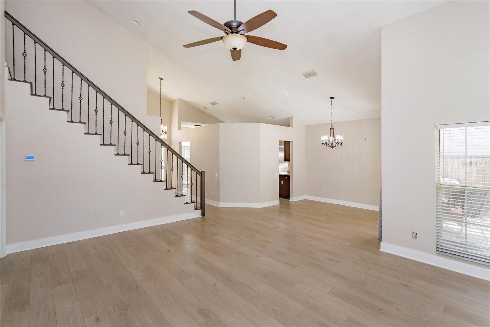 Image 5 of 25 For 836 Garden Glen Loop