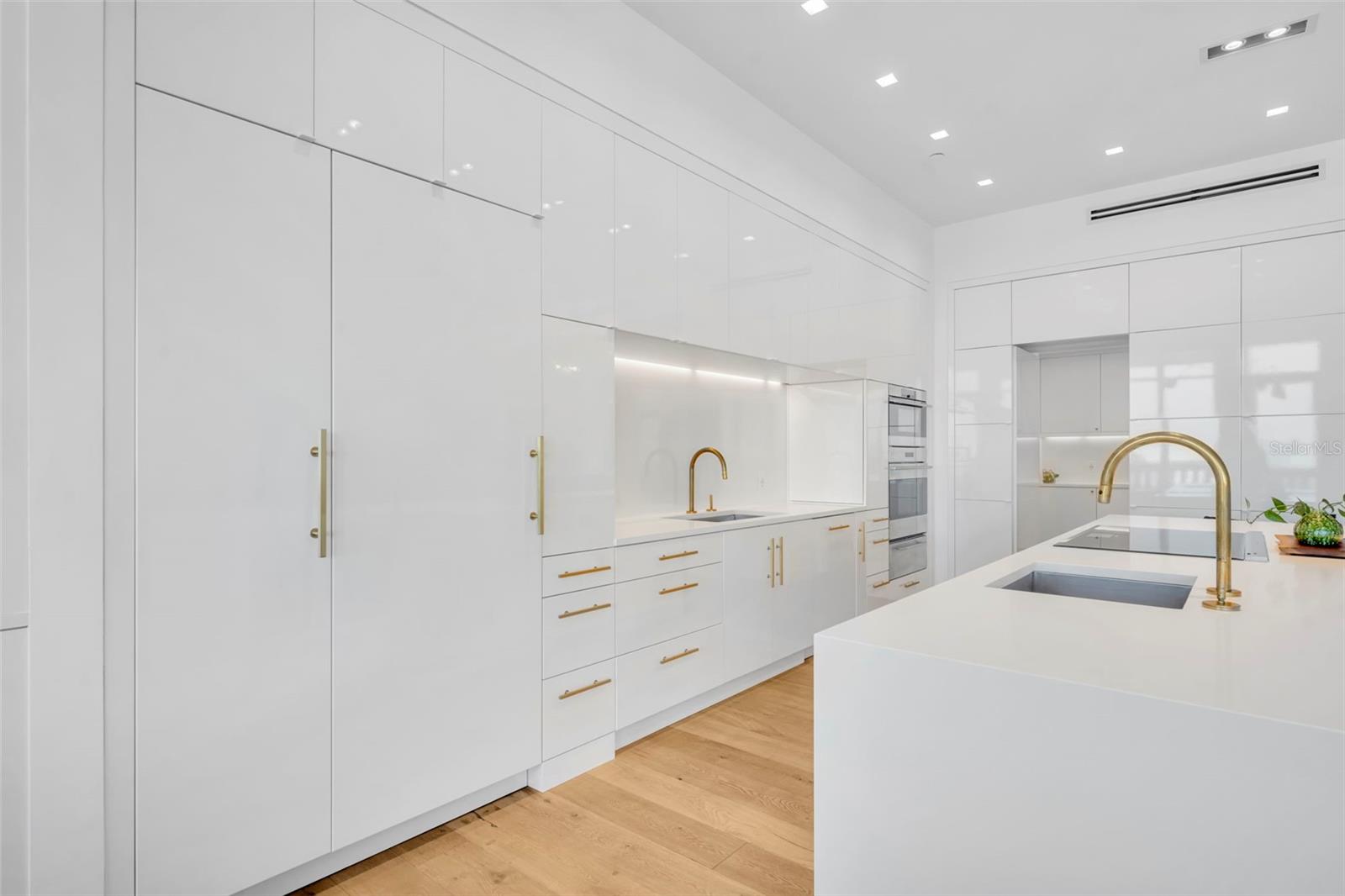 Image 15 of 52 For 100 Eola Drive Ph 116