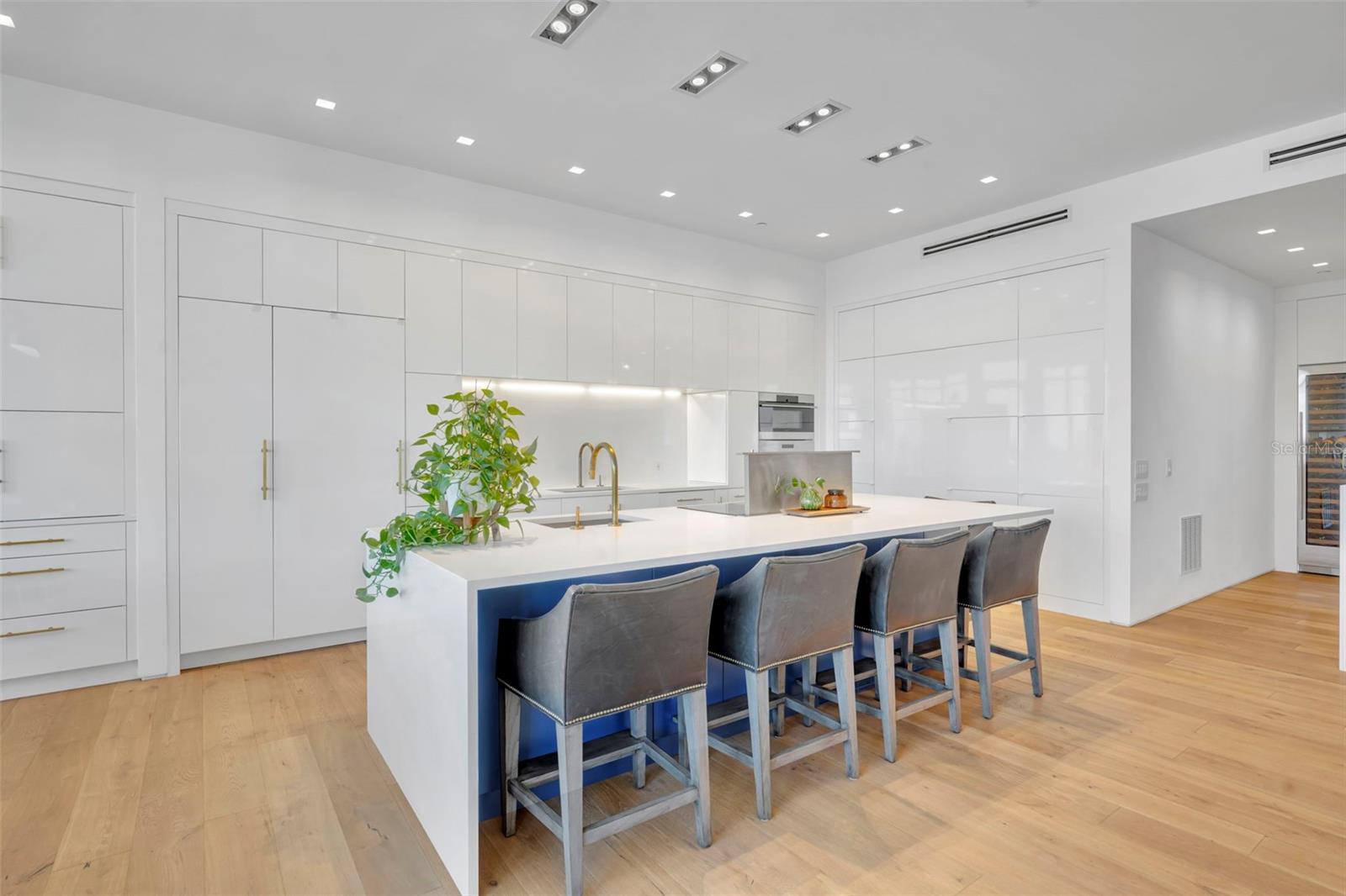 Image 17 of 52 For 100 Eola Drive Ph 116