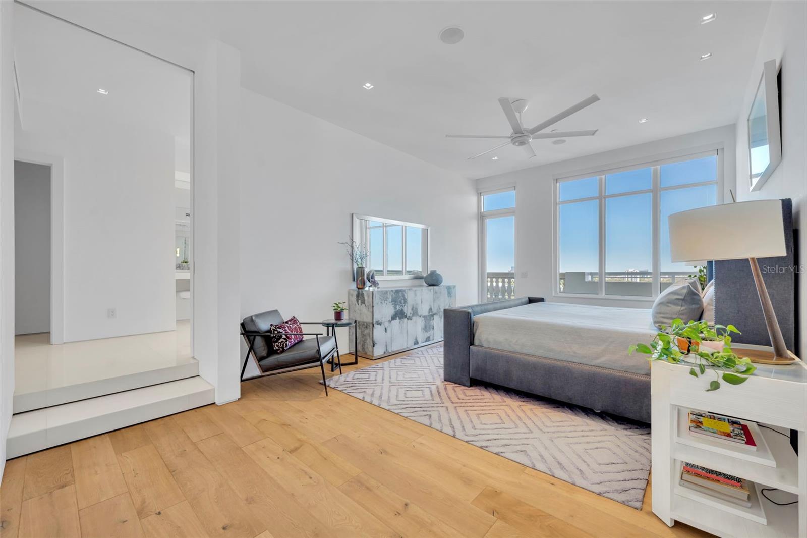 Image 27 of 52 For 100 Eola Drive Ph 116