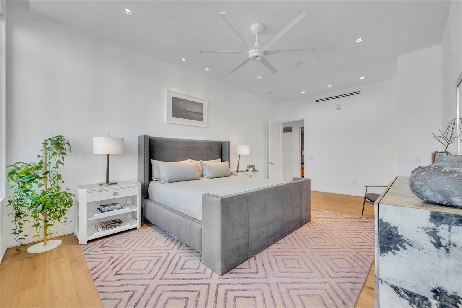 Image 28 of 52 For 100 Eola Drive Ph 116