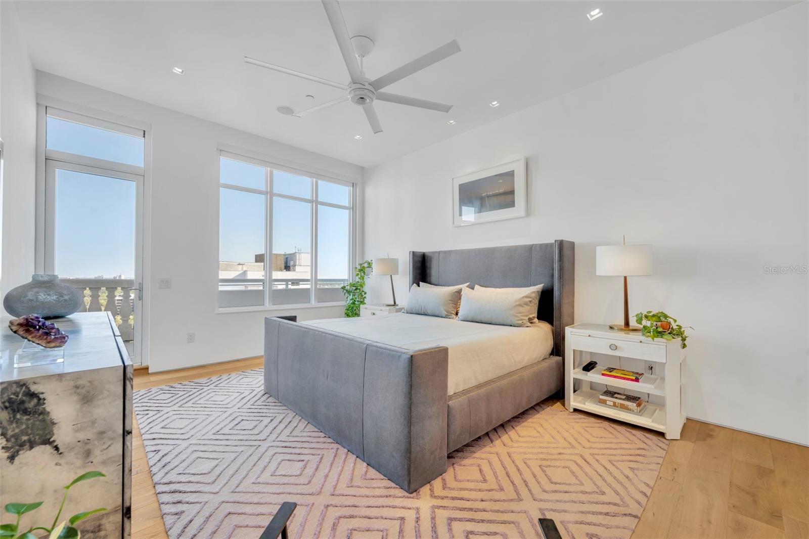 Image 29 of 52 For 100 Eola Drive Ph 116