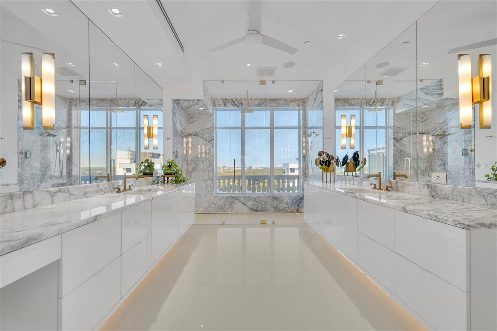 Image 31 of 52 For 100 Eola Drive Ph 116