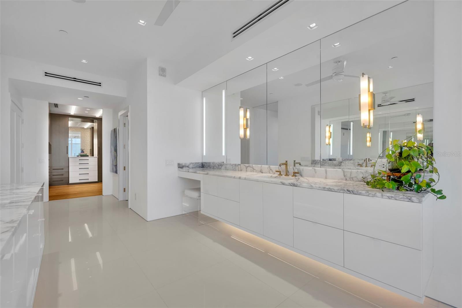 Image 33 of 52 For 100 Eola Drive Ph 116