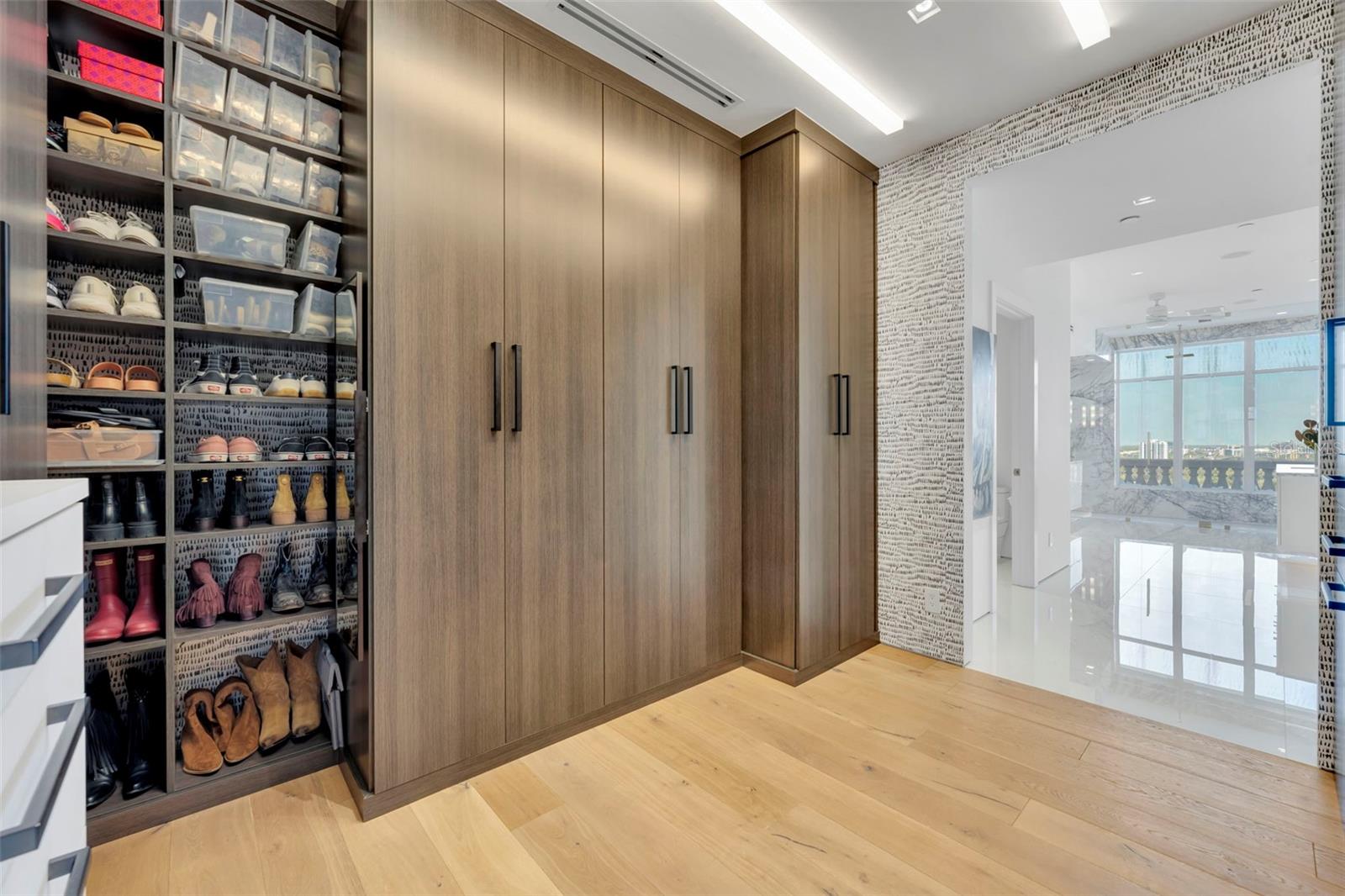 Image 35 of 52 For 100 Eola Drive Ph 116