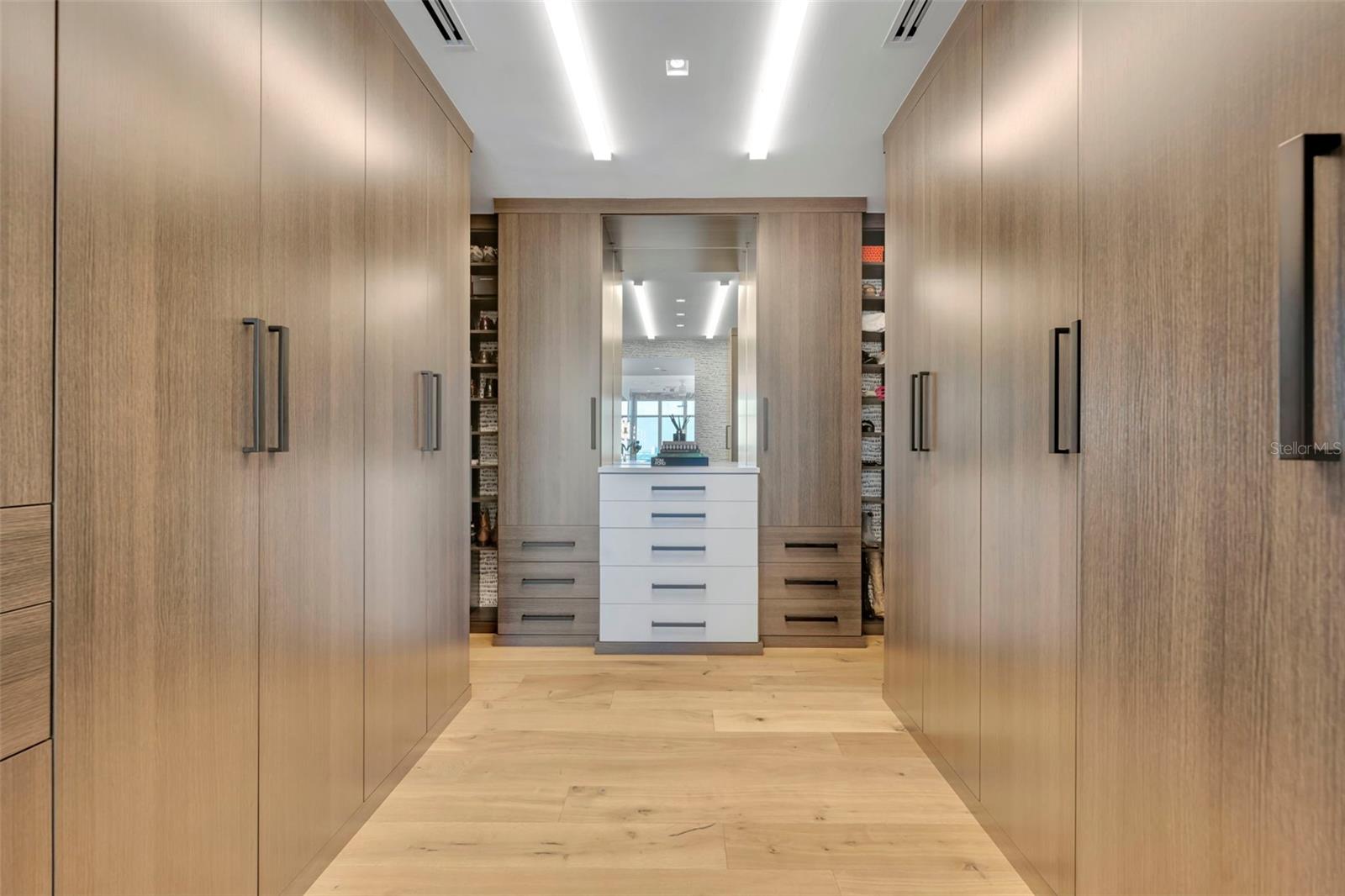 Image 36 of 52 For 100 Eola Drive Ph 116