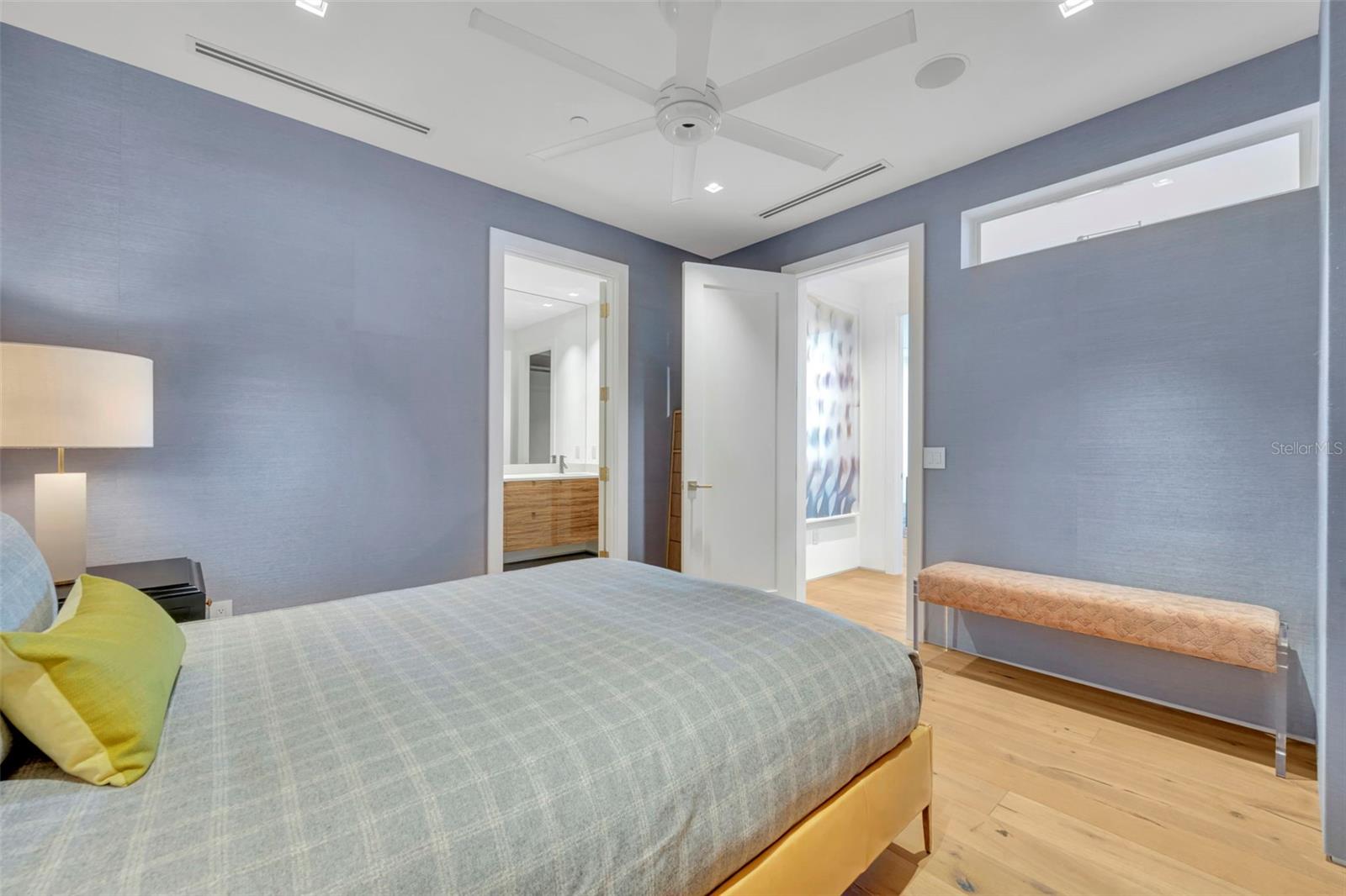 Image 38 of 52 For 100 Eola Drive Ph 116