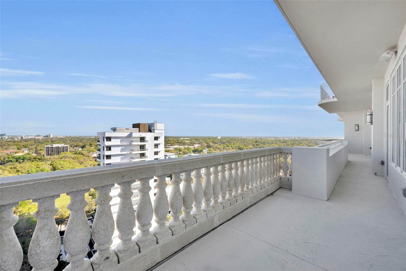 Image 44 of 52 For 100 Eola Drive Ph 116