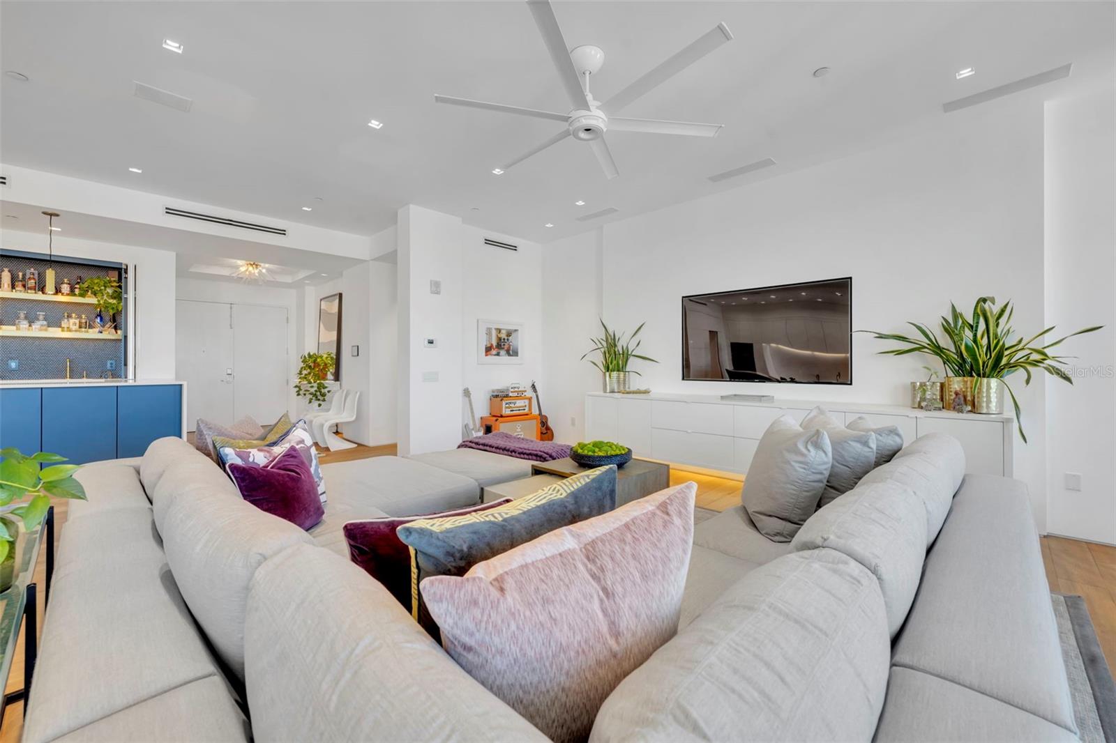 Image 5 of 52 For 100 Eola Drive Ph 116